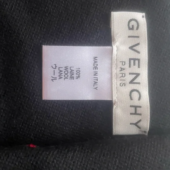 Chic Givenchy Paris scarf NWOT - Picture 5 of 5